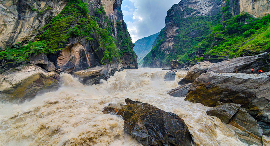 Ущелье Прыгающего Тигра на реке Янцзы
